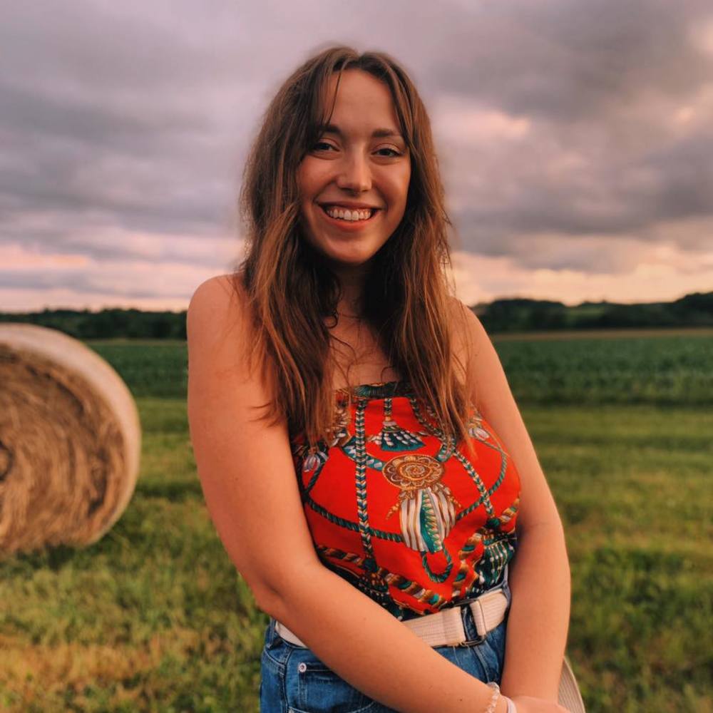 Meet your Posher, Claire